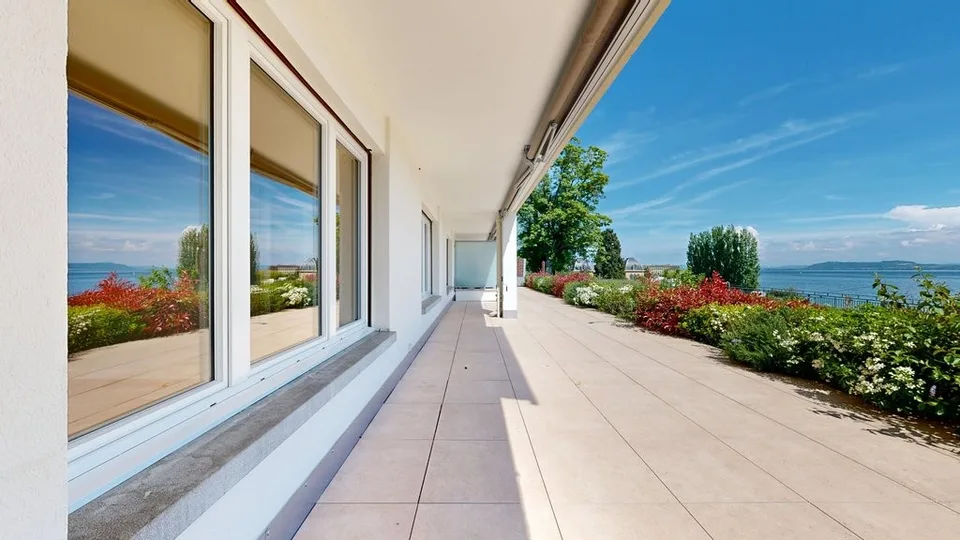 Apartment with exceptional view of the lake!