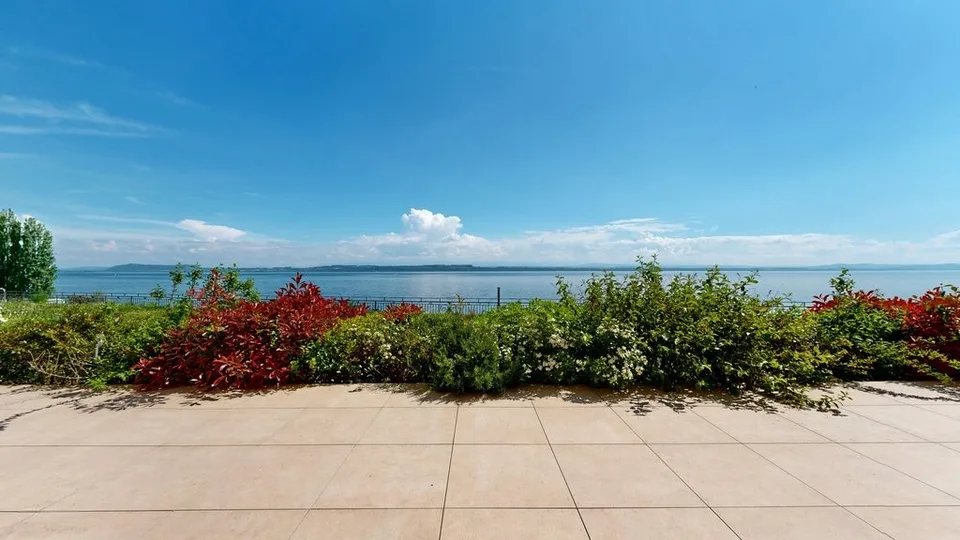 Apartment with exceptional view of the lake!