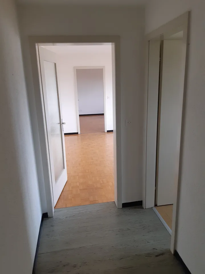 Zentral gelegene, helle 2-Zimmer-Wohnung mit Balkon