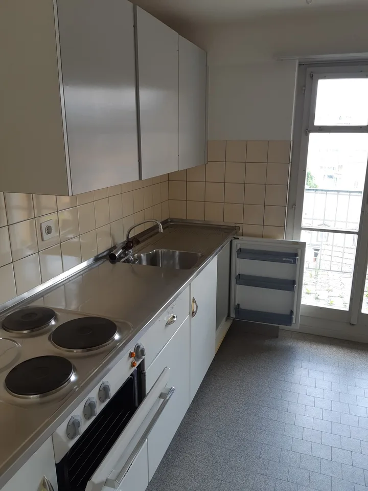 Zentral gelegene, helle 2-Zimmer-Wohnung mit Balkon