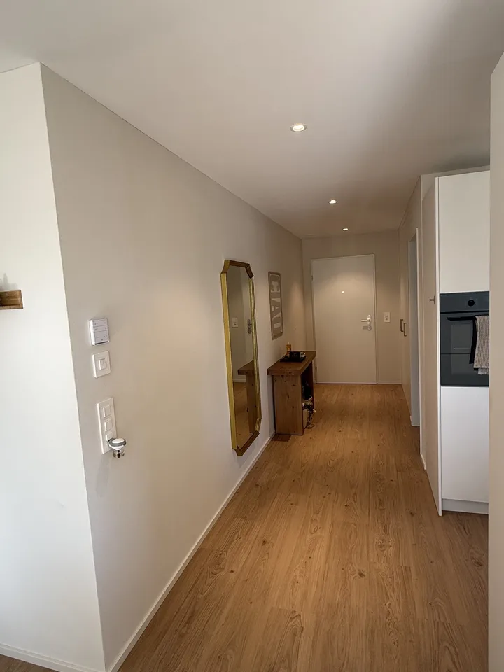 Appartamento moderno di 2,5 locali con balcone a Bertschikon