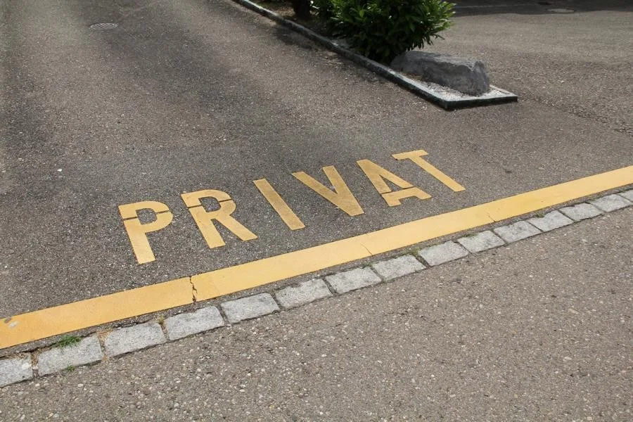 Grosser Parkplatz zu vermieten, sehr nahe Bus und S-Bahn – photo 5 of 5