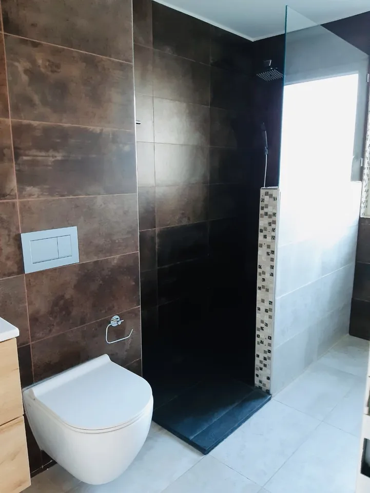 Modern wohnen, schnell in Zürich – 2.5-Zimmerwohnung mit Balkon & TG