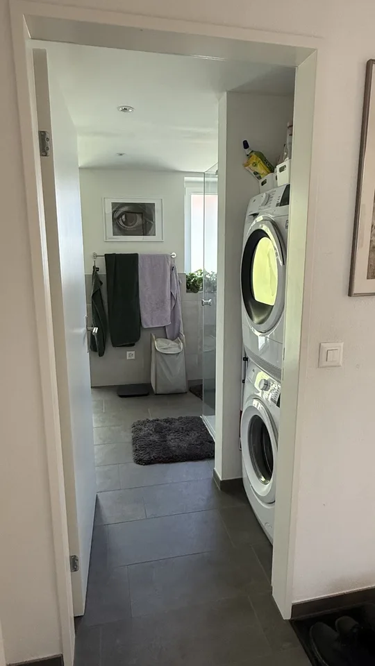 Moderne 2.5-Zimmer-Wohnung (57 m²) mit Balkon und ruhiger Lage, 10 Min. zu Oerlikon