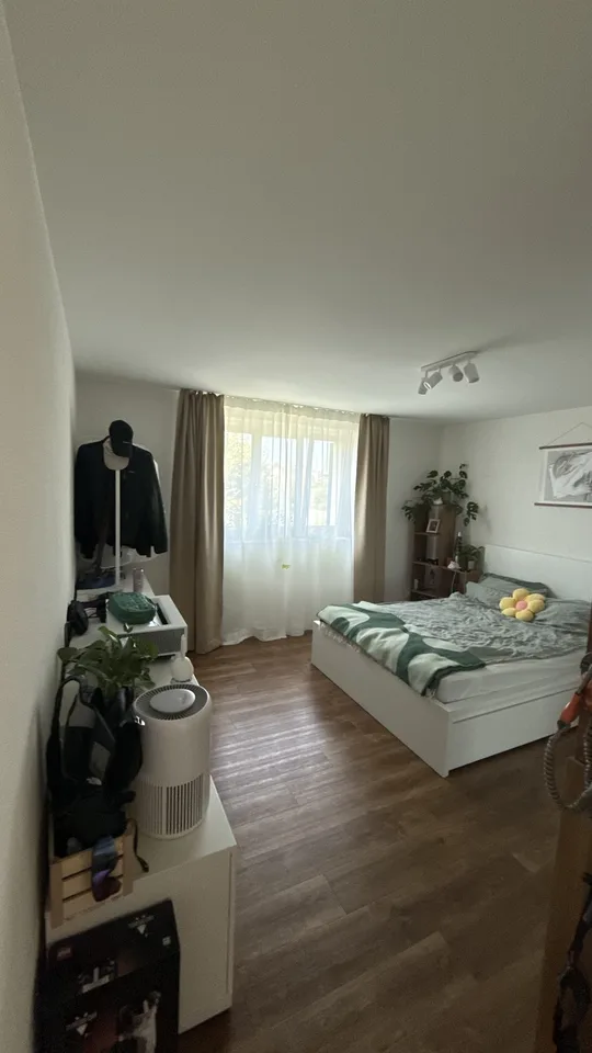 Moderne 2.5-Zimmer-Wohnung (57 m²) mit Balkon und ruhiger Lage, 10 Min. zu Oerlikon