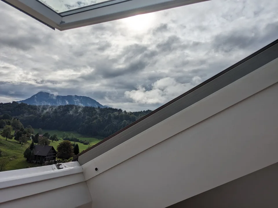 Sehr helle 2,5 Zimmer Wohnung mit toller Aussicht auf Rigi und Pilatus
