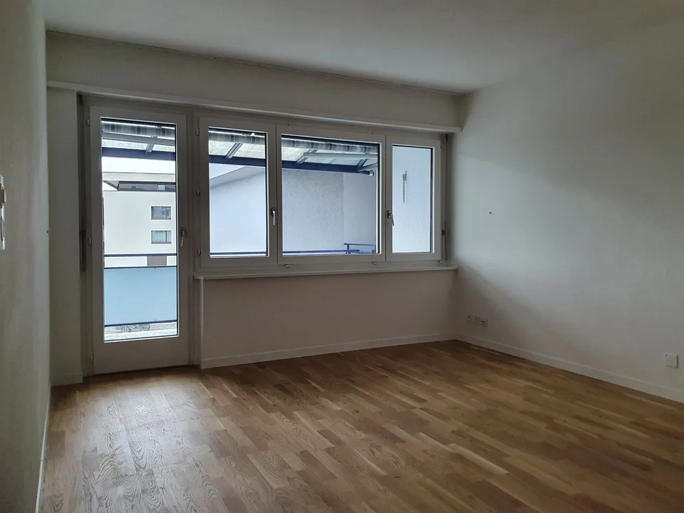 Helle 4.5-Zimmerwohnung mit Balkon in Baar