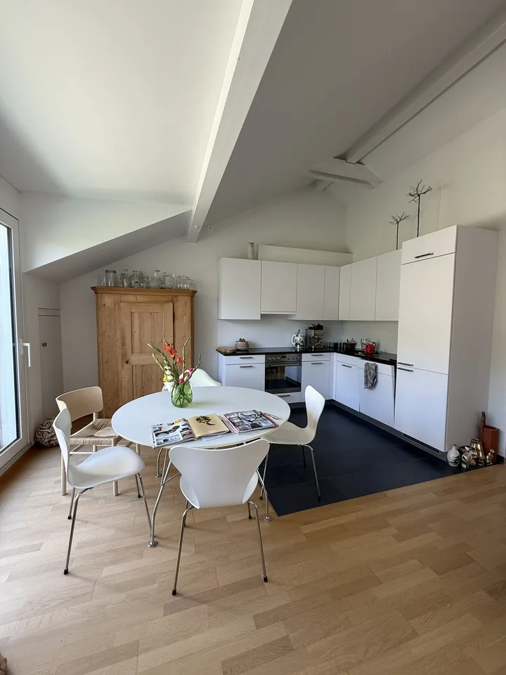 Charmante Dachwohnung in Kehrsatz