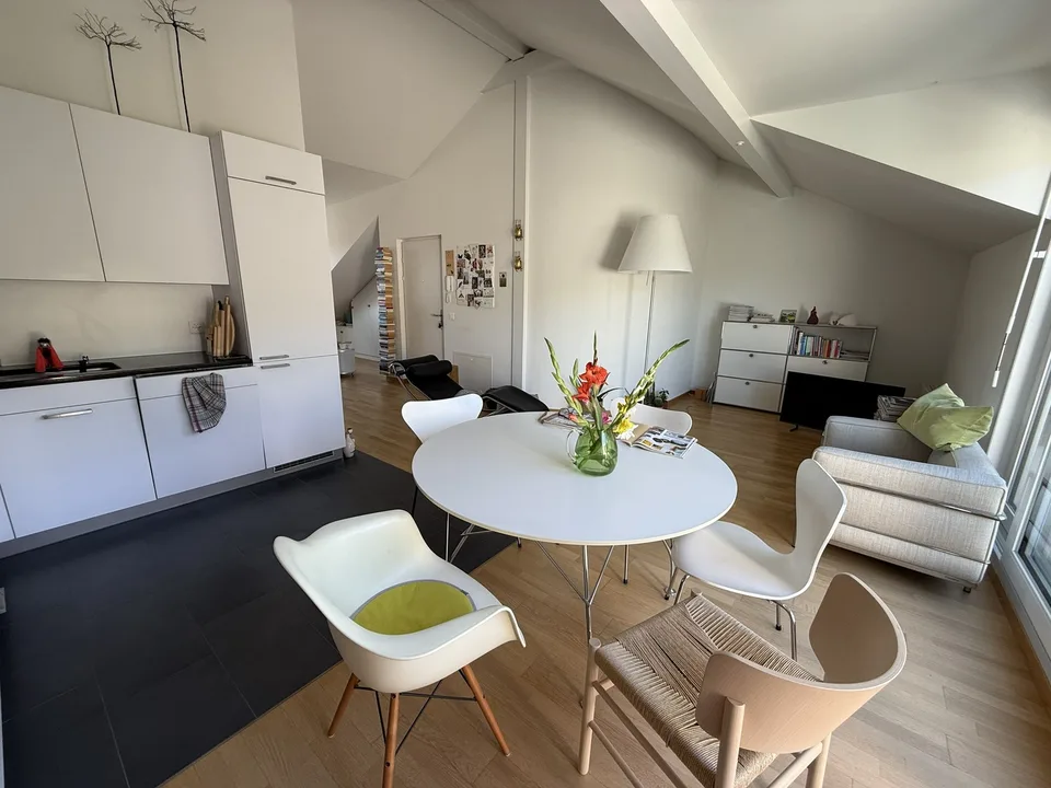 Charmante Dachwohnung in Kehrsatz