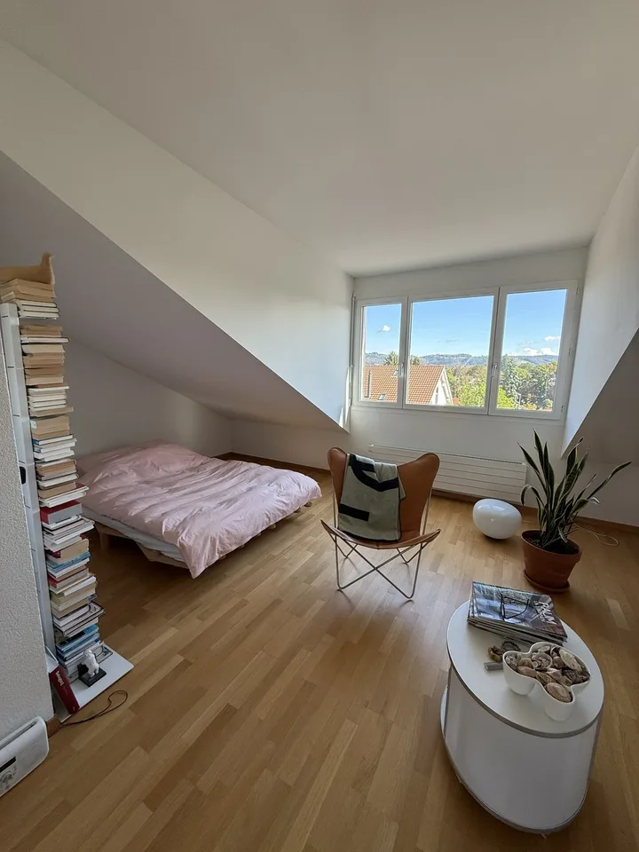 Charmante Dachwohnung in Kehrsatz