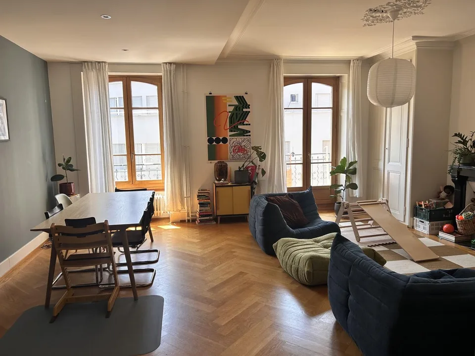 Beautiful and Bright 5-Room Apartment in the Heart of Carouge