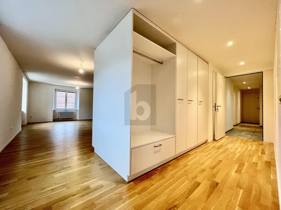 MODERN AND BRIGHT – photo 3 of 5