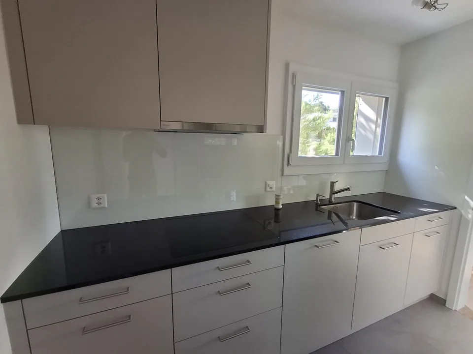 Totalsanierte, helle 5-Zimmer-Wohnung mit Tiefgaragenparkplat – foto 3 di 6