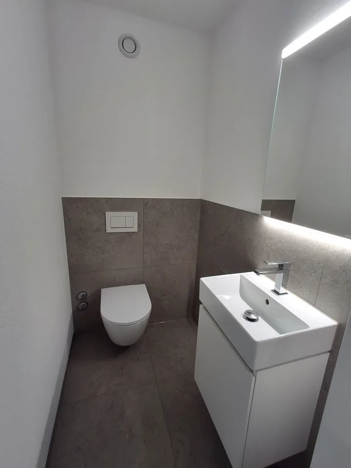 Totalsanierte, helle 5-Zimmer-Wohnung mit Tiefgaragenparkplat – foto 6 di 6