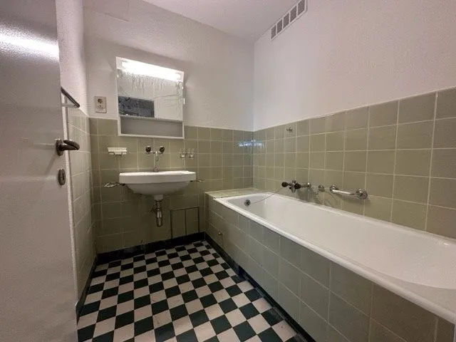 Attraktive 3-Zimmerwohnung mit Sitzplatz - befristet bis 30.09.2027 – Foto 4 von 10