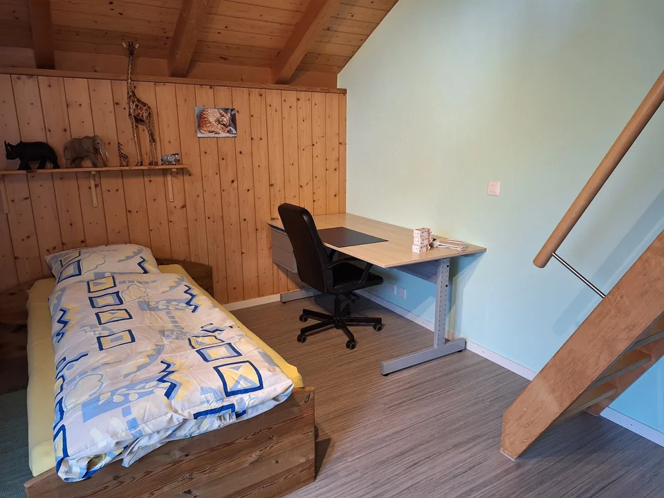 Zimmer mit Galerie und Jungfraublick