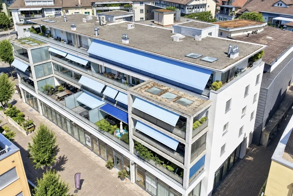 MITTEN IM ZENTRUM - STILVOLLE MAISONETTE MIT EINZIGARTIGER TERRASSE – foto 2 di 8