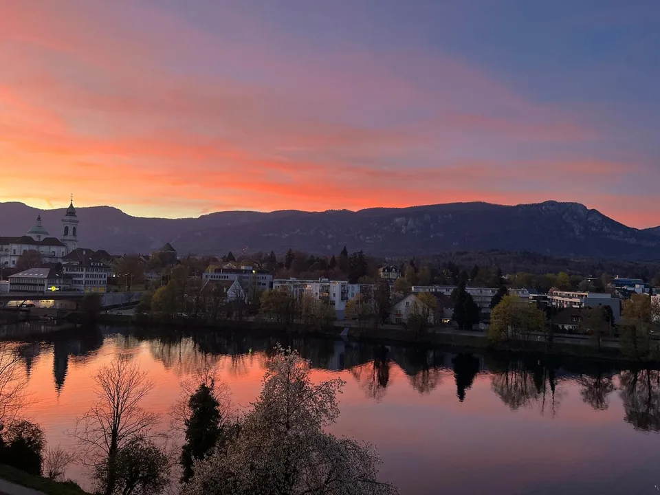 Attraktive Attika- Dachwohnung direkt an der Aare