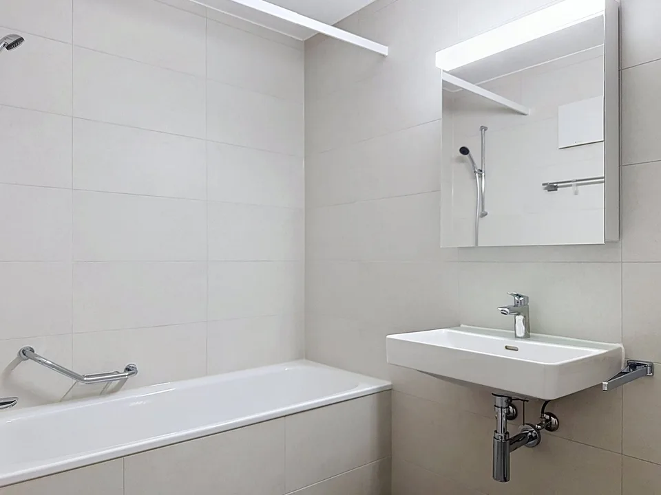 3,5 pièces rénové avec balcon - Schoenberg, Fribourg