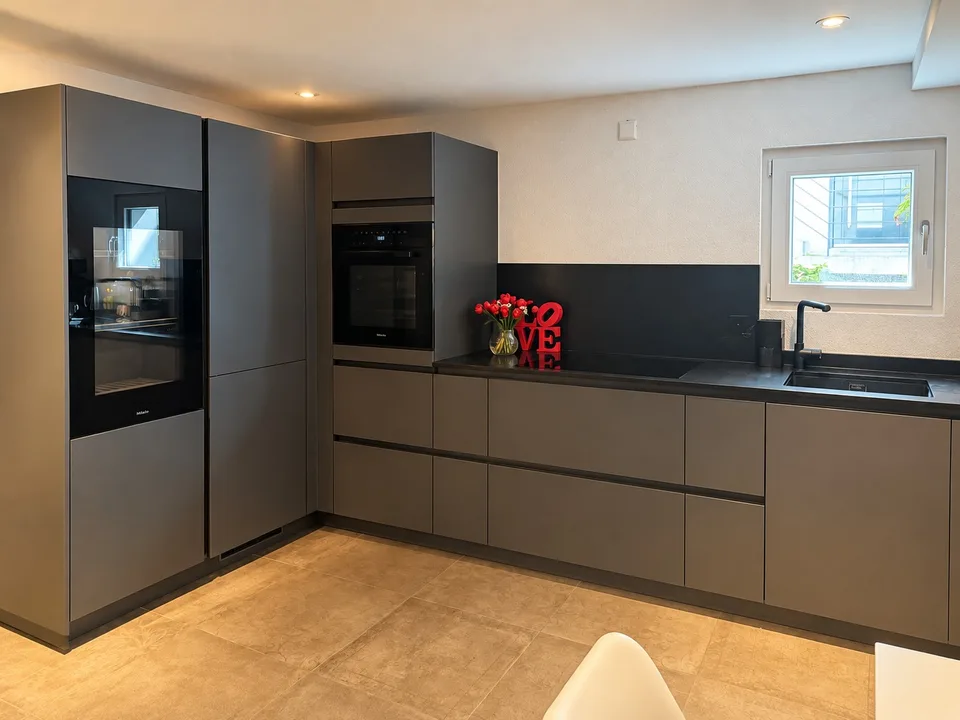 Moderne 1.5-Zimmer-Wohnung mit Weitsicht über Brig | ca. 44 m²