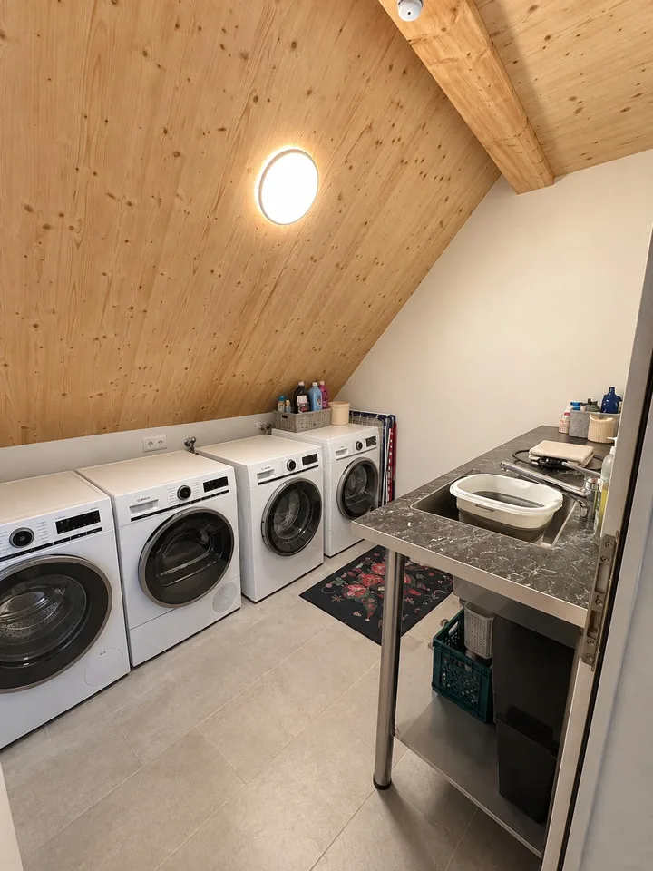 4.5-Zimmer-Maisonette-Wohnung mit Dachgeschoss-Charme, Loggia & Gartenanteil