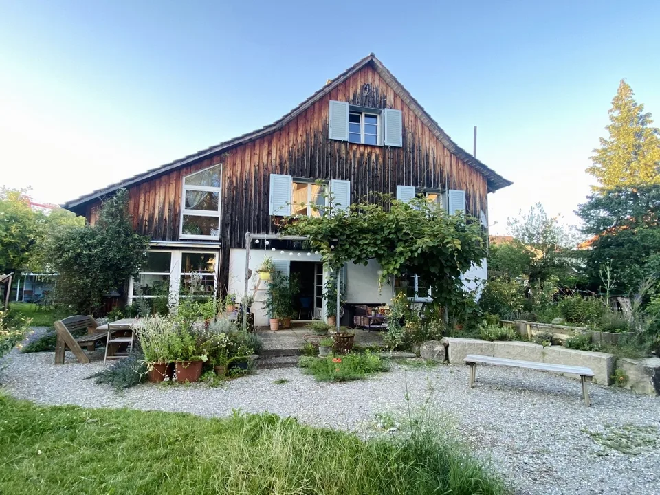 Room for rent in shared apartment, near Zurich