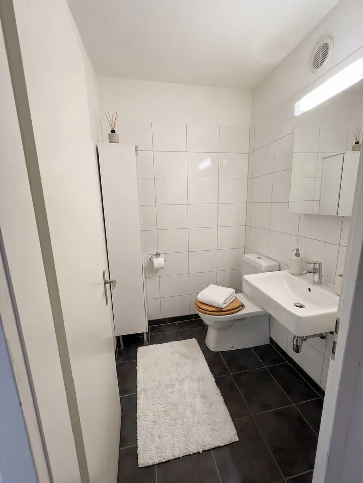 📦 Move-In Ready & Well-Connected — Forch