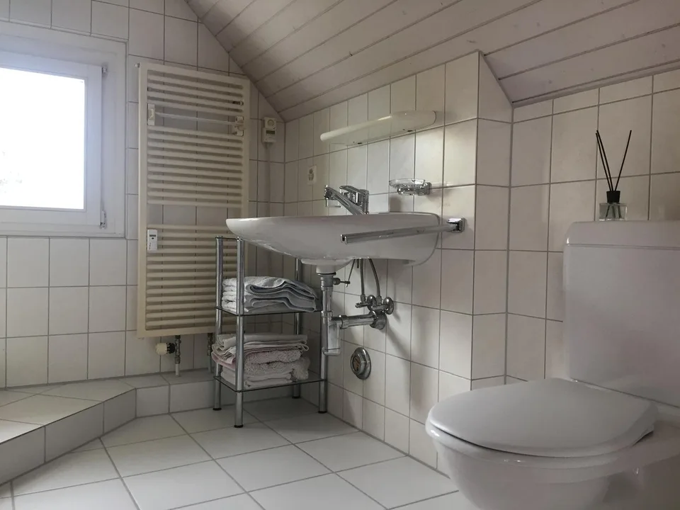 Spacious furnished room with lake view, centrally located