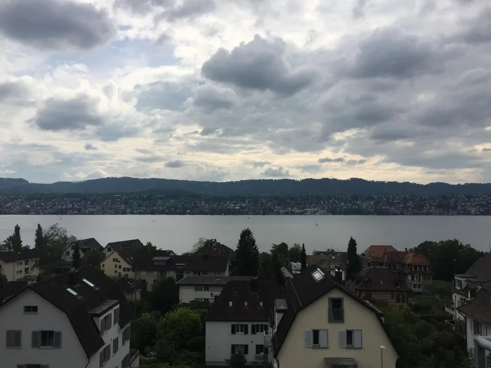 Spacious furnished room with lake view, centrally located