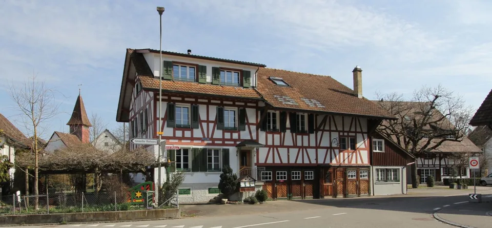 Grosszügige 4.5-Zimmer-Dachwohnung, Erstbezug nach Sanierung, 105 m²