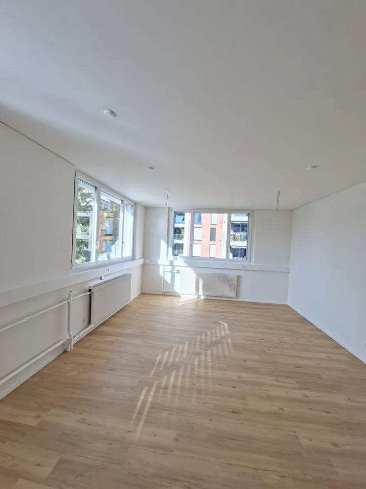 Exklusive, frisch sanierte Büros an zentraler Lage – 8 Einheiten flexibel mietbar – photo 4 sur 8