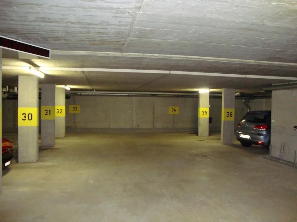 Ihre Parkmöglichkeit in Zürich-Altstetten Tiefgarage – photo 2 of 2