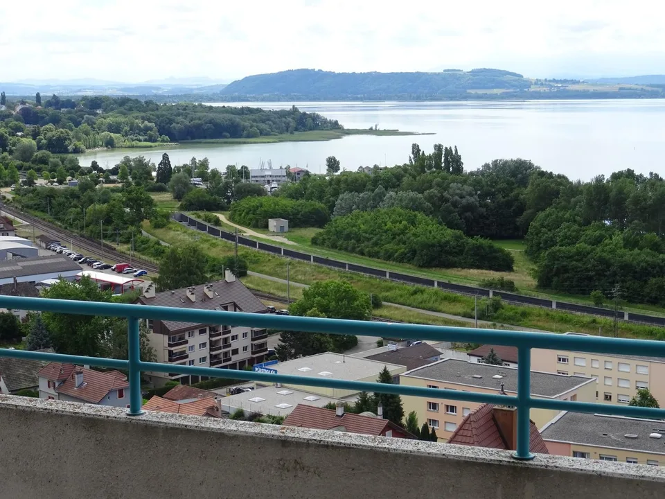 Wohnung mit Seesicht in Hauterive – Foto 2 von 9