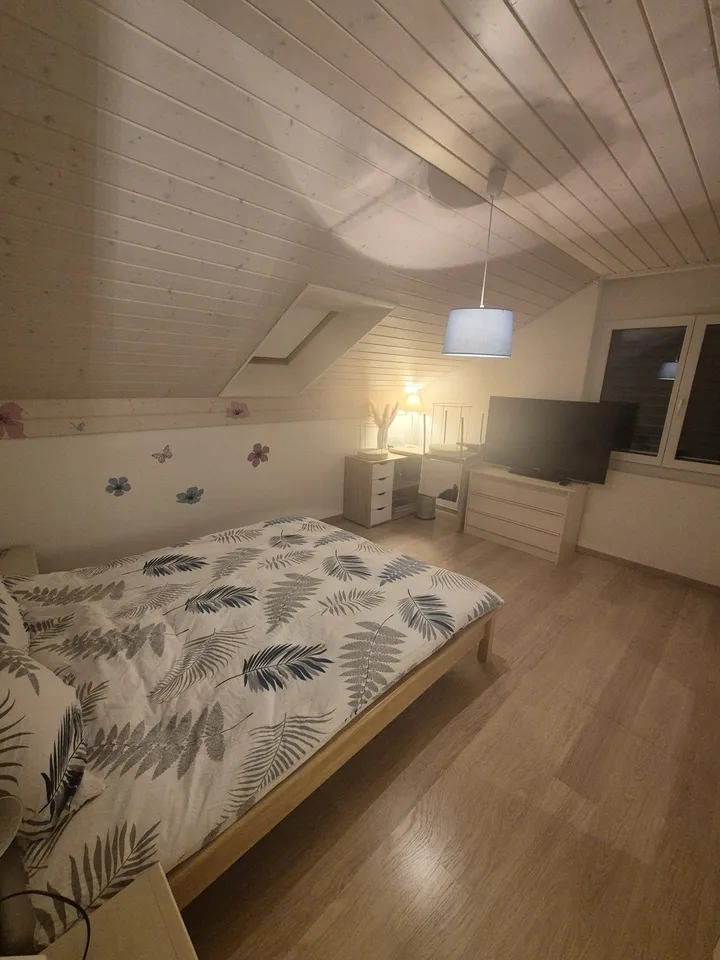 Chambre meublée à louer dans villa – Neyruz (FR) – CHF 700 charges comprises