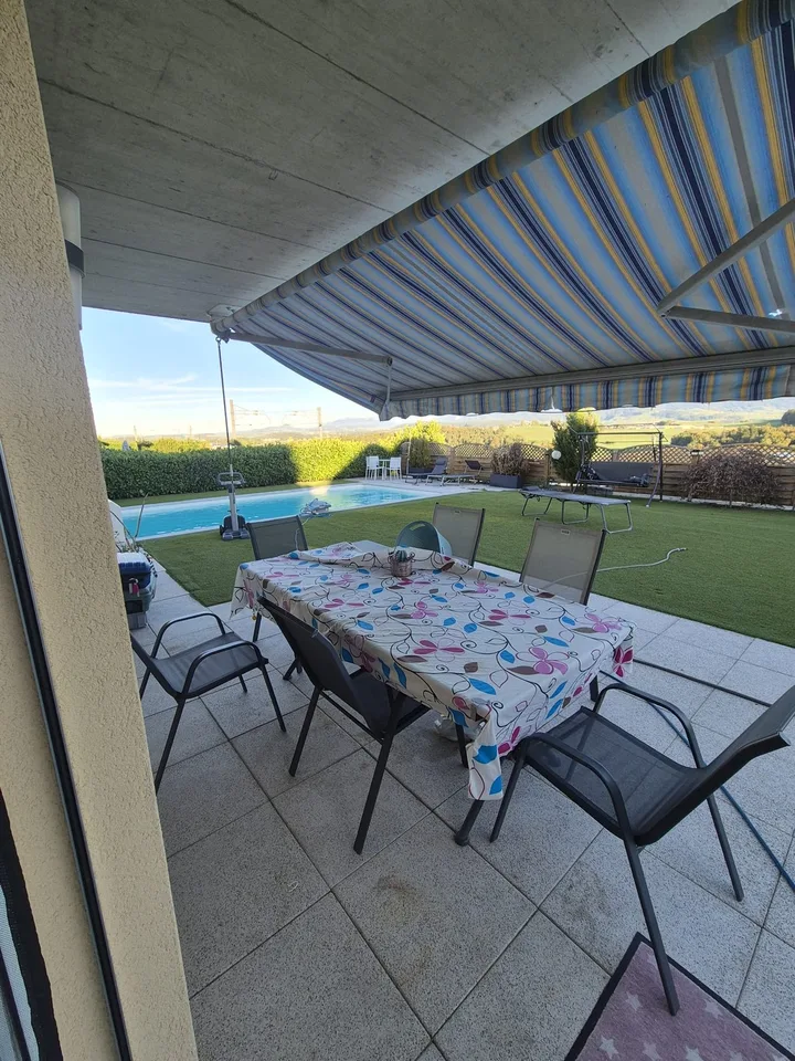 Chambre meublée à louer dans villa – Neyruz (FR) – CHF 700 charges comprises
