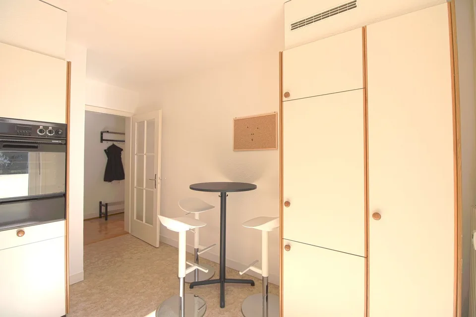 Furnished room in modernised apartment in a top location – Foto 7 von 10