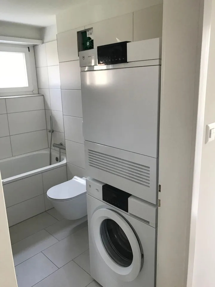 Posizione tranquilla in collina nel vigneto: Appartamento esclusivo di 4 stanze con ampie opzioni di parcheggio – foto 5 di 8