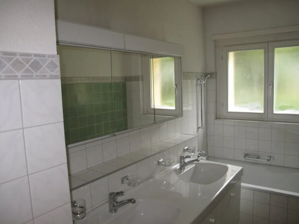 Shared room in 4.5 room apartment with lake view in Küsnacht / limited until: 31.08.2027