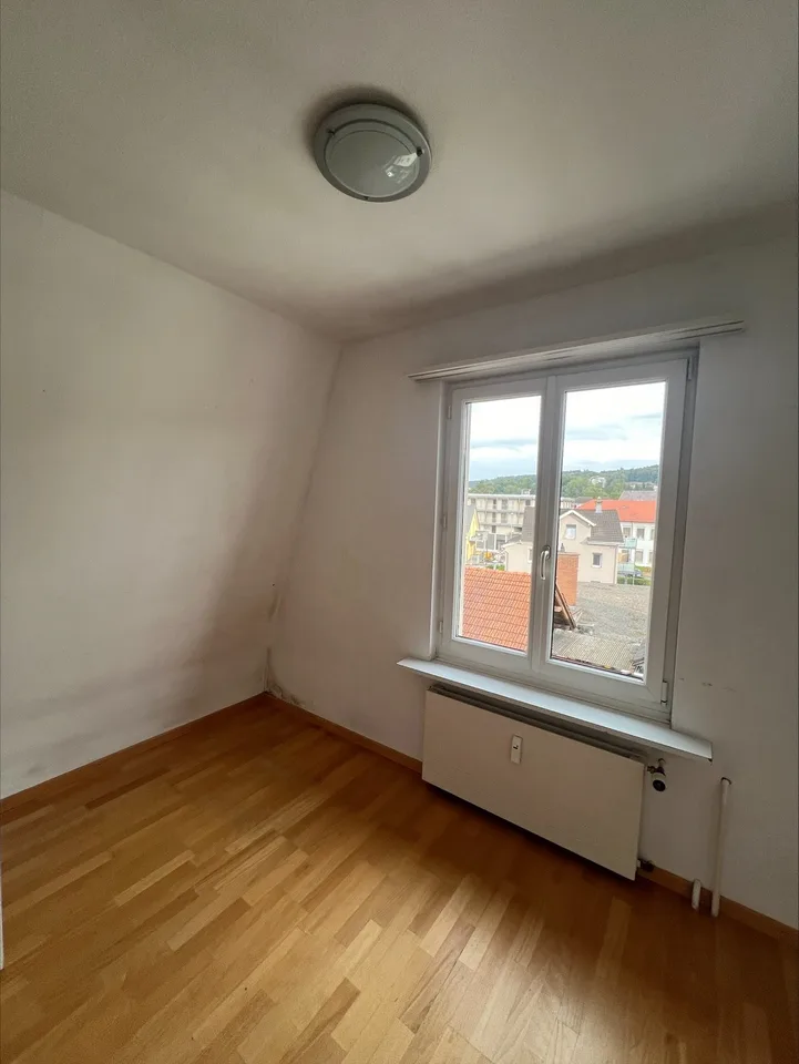 Geräumige 4 Zimmerwohnung zu vermieten