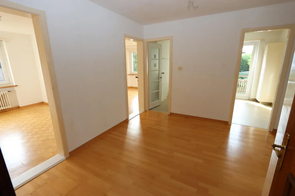BEFRISTET BIS ZUM 30. SEPT 2027. PRAKTISCHE 3-ZIMMERWOHNUNG IN DÜBENDORF