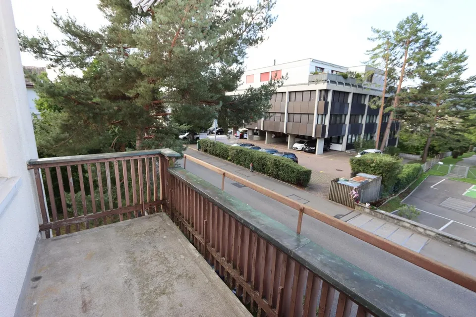 BEFRISTET BIS ZUM 30. SEPT 2027. PRAKTISCHE 3-ZIMMERWOHNUNG IN DÜBENDORF