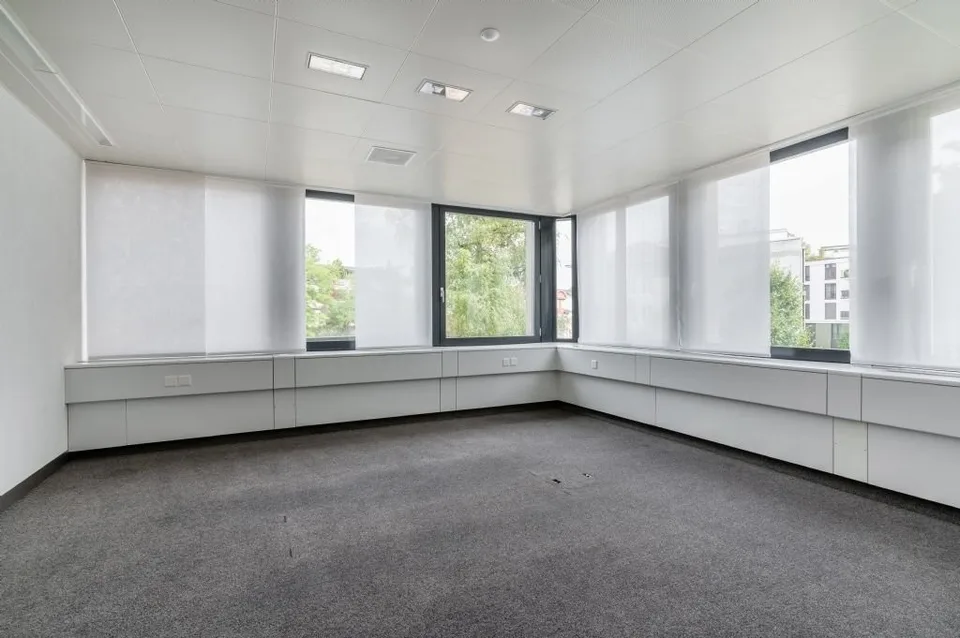 MODERNE BÜRO-/PRAXISFLÄCHEN AN TOP LAGE | FLEXIBEL TEILBAR – foto 6 di 9