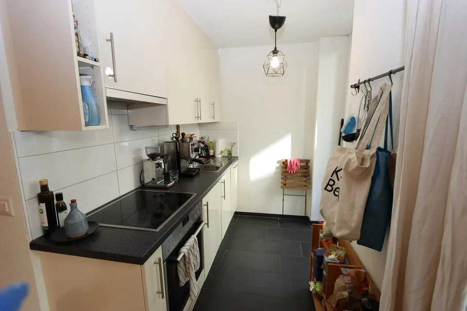 HÜBSCHE 2 ZIMMERWOHNUNG MIT SITZPLATZ ZU VERMIETEN – photo 6 of 8