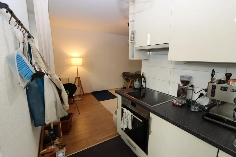 HÜBSCHE 2 ZIMMERWOHNUNG MIT SITZPLATZ ZU VERMIETEN – photo 5 of 8