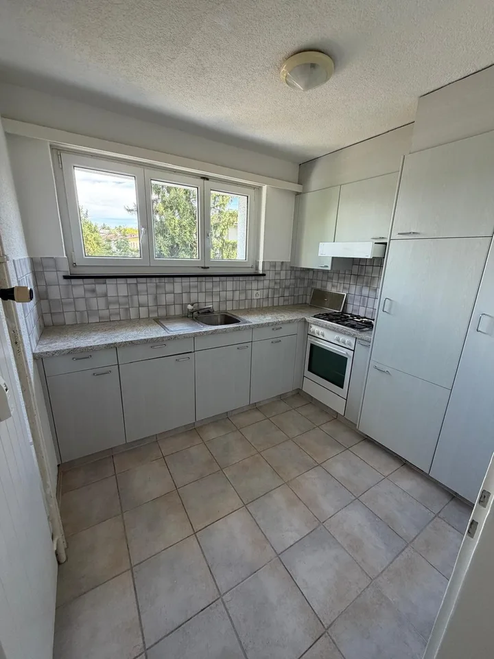 PRAKTISCHE UND SCHÖNE 2-ZIMMERWOHNUNG ZU VERMIETEN – photo 5 of 7