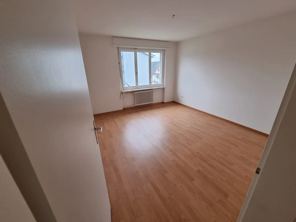 Freundliche 3.5 Zimmerwohnung, sehr zentral und doch ruhig!