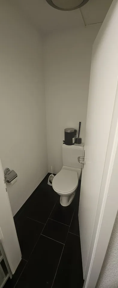 Möblierte Zimmer in moderner 4er-WG in Zürich – Foto 2 von 6