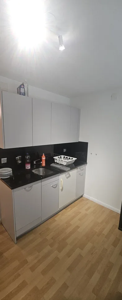 Möblierte Zimmer in moderner 4er-WG in Zürich – Foto 4 von 6