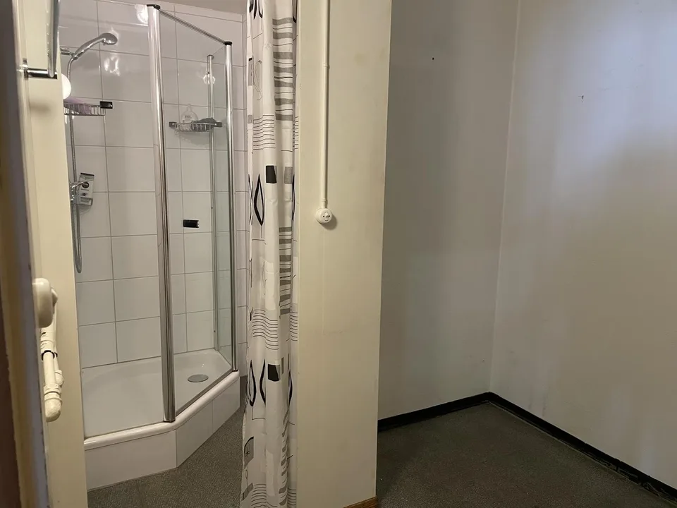 Büro-, Gewerbe-/Lagerräumlichkeiten – photo 5 of 8