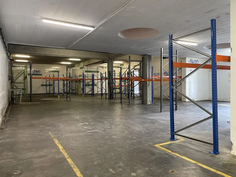 Büro-, Gewerbe-/Lagerräumlichkeiten – photo 4 of 8